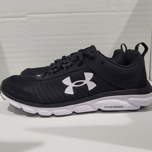 Womens UA Charged assert 8 running shoes